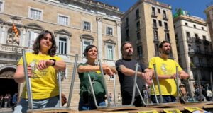 Els sindicats educatius contraris a l’acord anuncien tres dies de vaga a tot Catalunya i dos més per cada territori