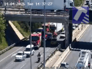 Accident a l’A-2 a Abrera: Col·lideixen 4 turismes i 2 camions, tallat el carril central amb retencions de fins a 2,5 km