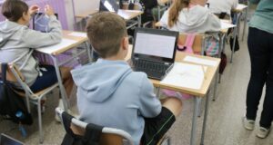 Alumnes catalans de 6è de primària fan per primer cop les proves de l’avaluació general del sistema de l’Estat