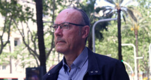 David González explora “l’eufòria cíborg” dels tecnomilionaris a l’assaig ‘Cancel·lar l’humà’