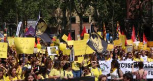 Educadores i treballadores d’escoles bressol es manifesten a Barcelona per exigir més recursos i abaixar les ràtios