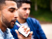 Ana Castillo adverteix sobre els riscos del vapeig en adolescents i adults joves