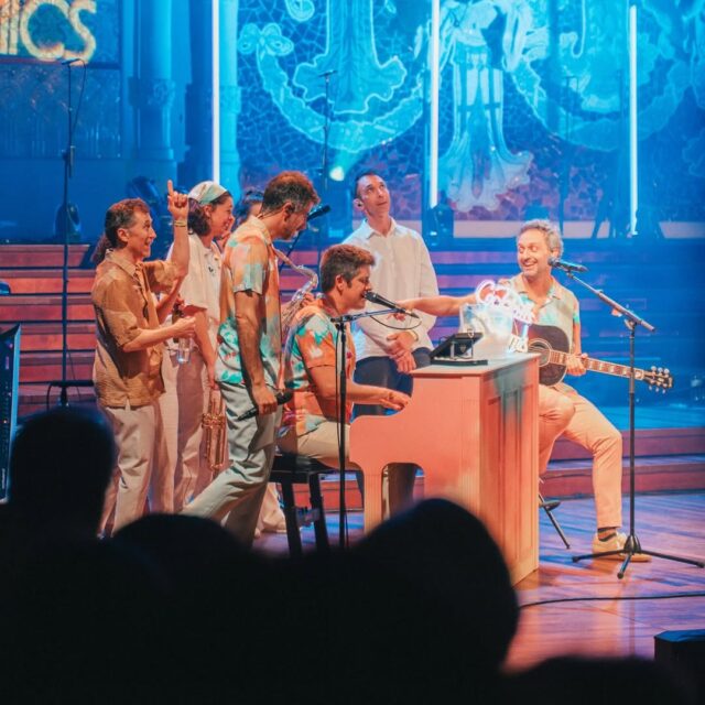 Els Amics de les Arts en un concert a l'antiga Fàbrica d'Estrella Damm.