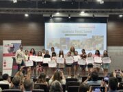 Cloenda del projecte Igualada Ti(n)c Talent amb un reconeixement a les participants